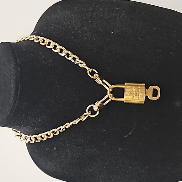 LV Lock and Key Necklace - Picture 3 of 8